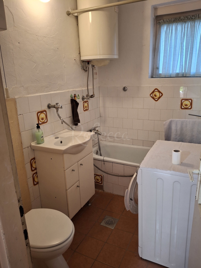 Stan v visokem pritličju, 2 prostora, 58,83 m2, Pula