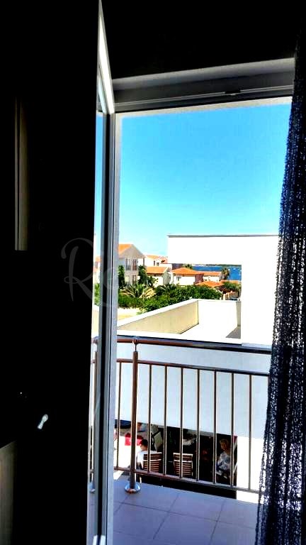 Zadar, Vir, odlična hiša, 7 apartmajev, morje 120 m, južna stran !!!