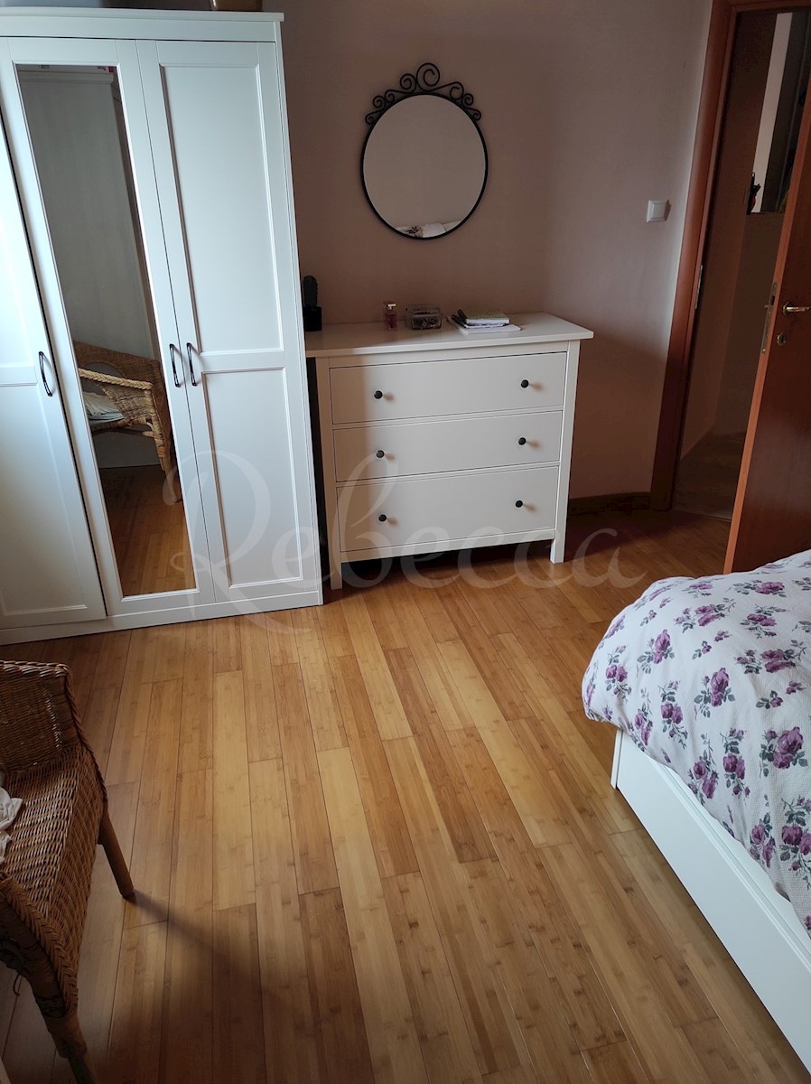 Pula, hiša s štirimi apartmaji