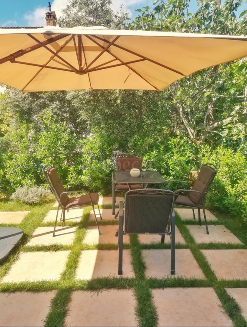 Pula, hiša s štirimi apartmaji