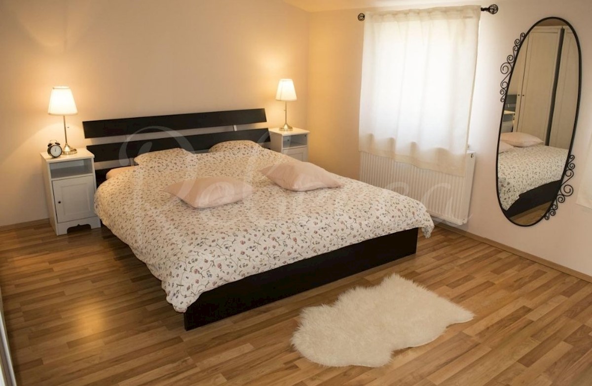 Pula, hiša s štirimi apartmaji