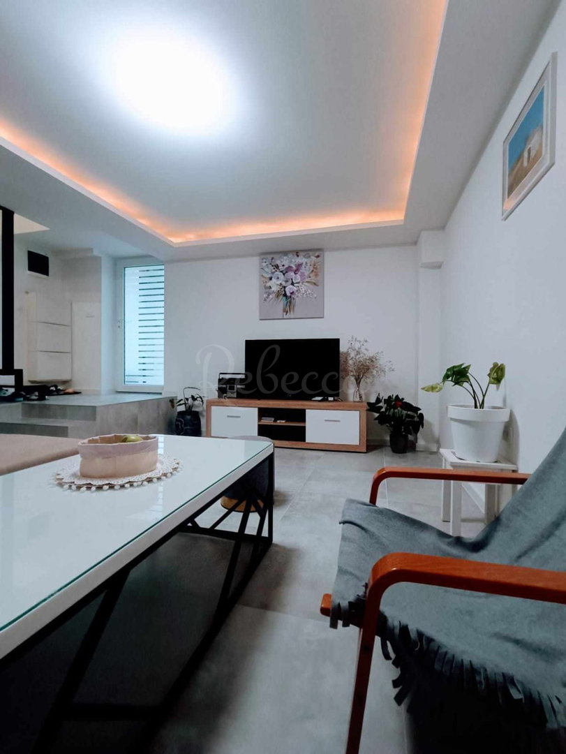 Valtura, istrska kamnita hiša, popolnoma prenovljena