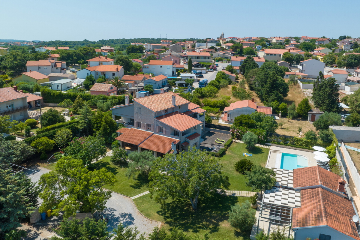 Samostojna hiša z bazenom, Ližnjan