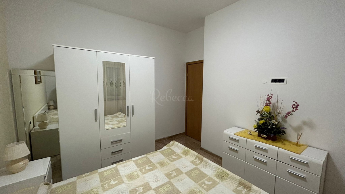 Apartmajska hiša, 240 m2, bazen, Pula