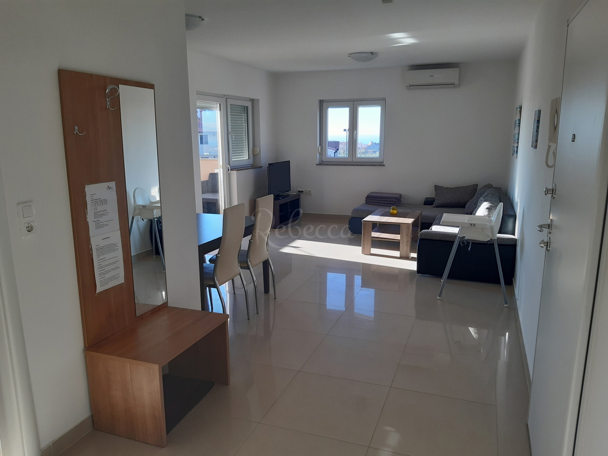 Apartment on the second floor with sea view