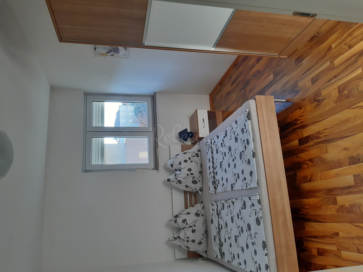 Apartment on the second floor with sea view