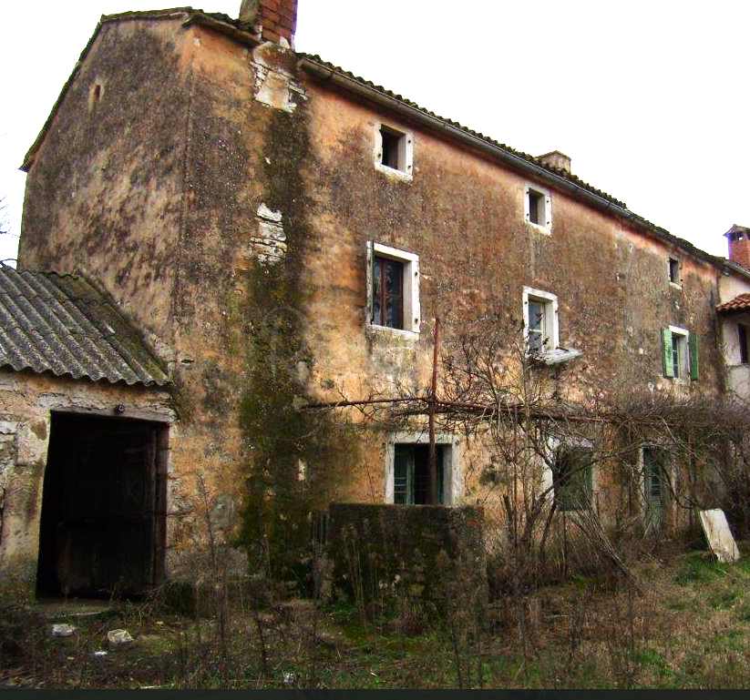 Prostorno posestvo 7800 m2, zazidljivo zemljišče, v bližini Bala