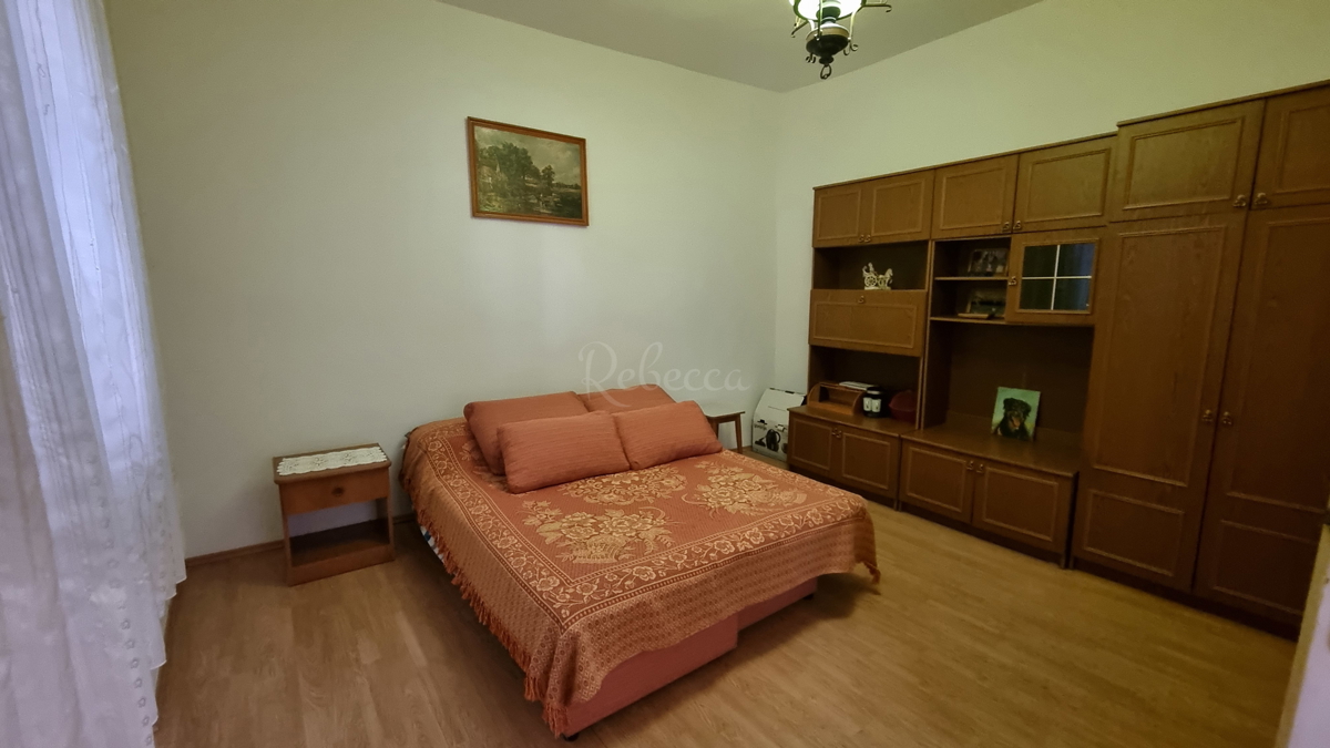 Pula, Staro mestno jedro, Riva, 2 ss