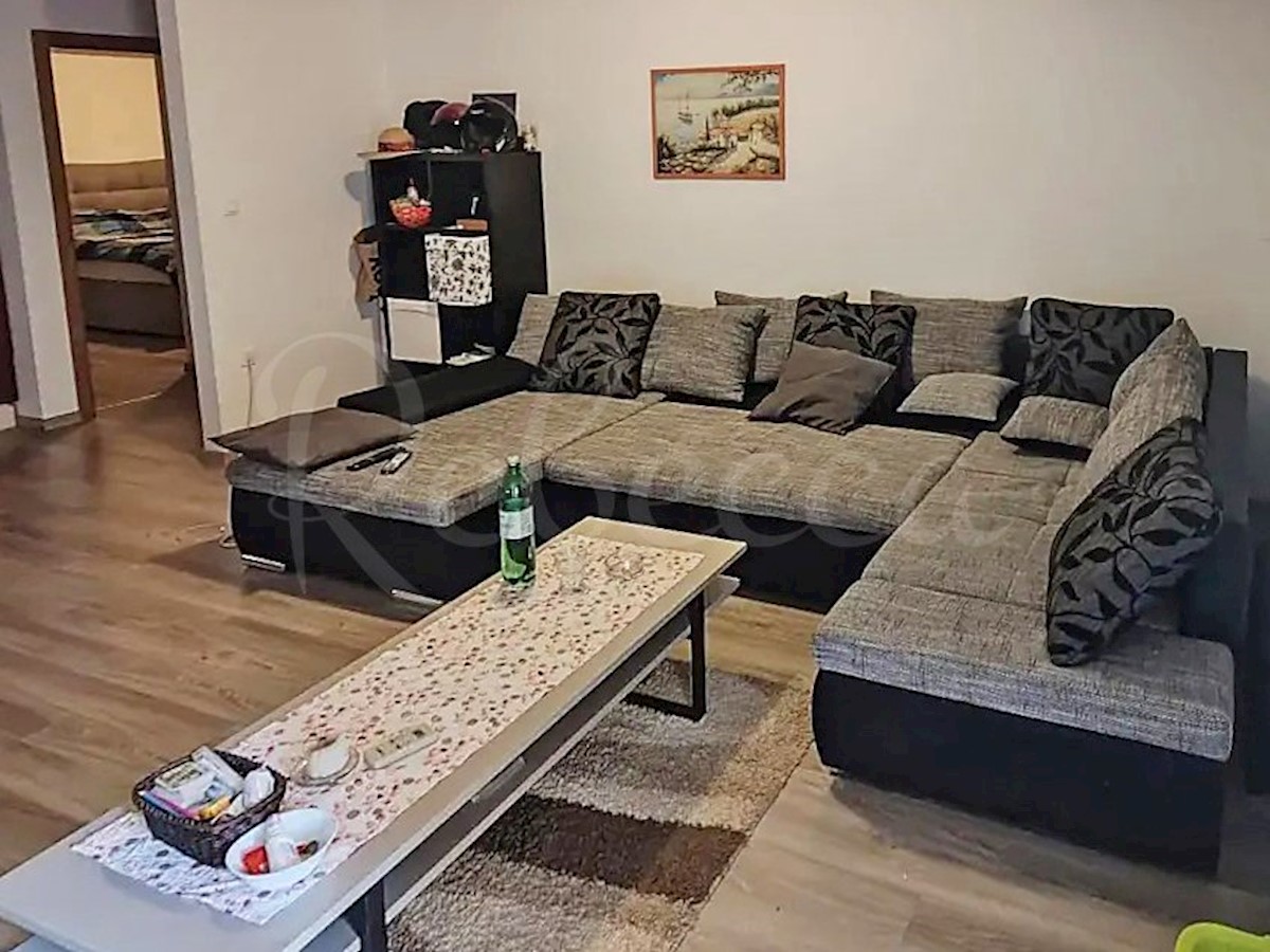 Ližnjan, dvosobno stanovanje 90 m2, pritličje