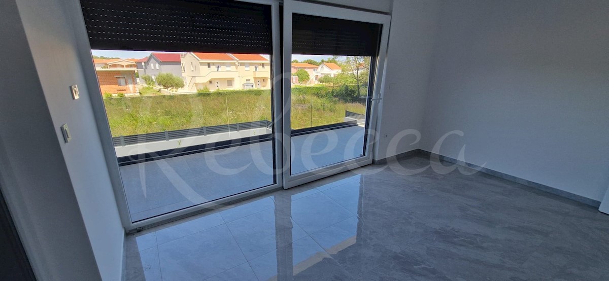 Vir, moderna vila (153,46m2) z bazenom, NOVOGRADNJA