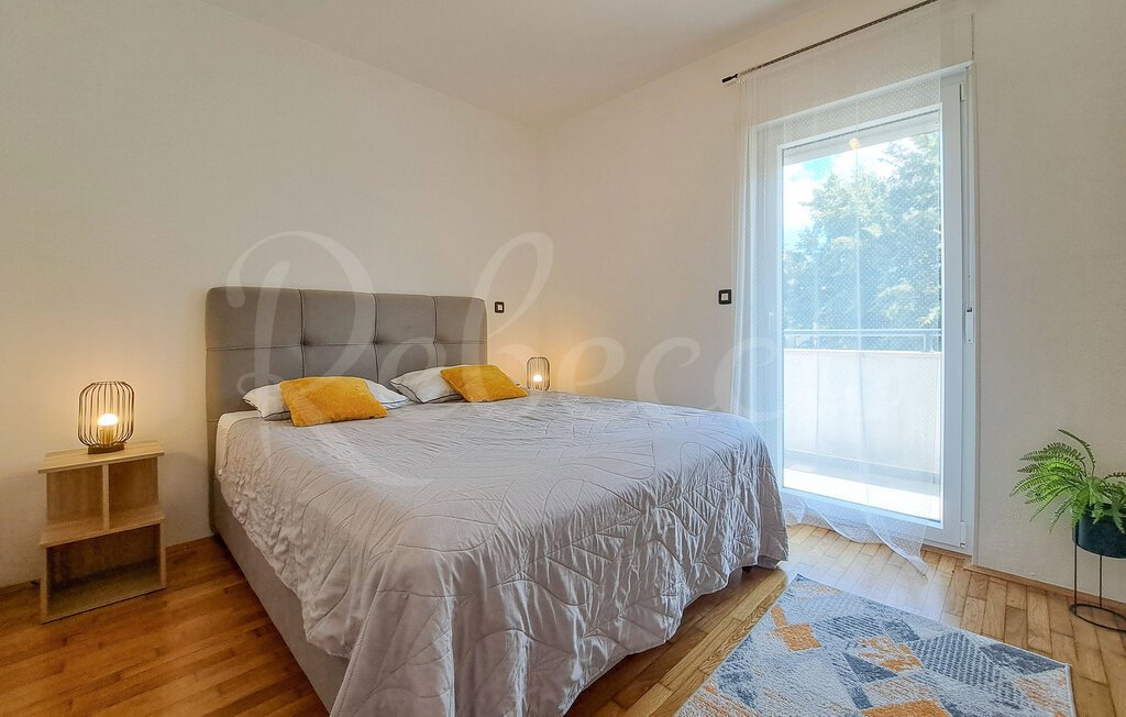 Apartma 72 m2, 1. nadstropje, 200 m od morja, 2 sobe, Medulin