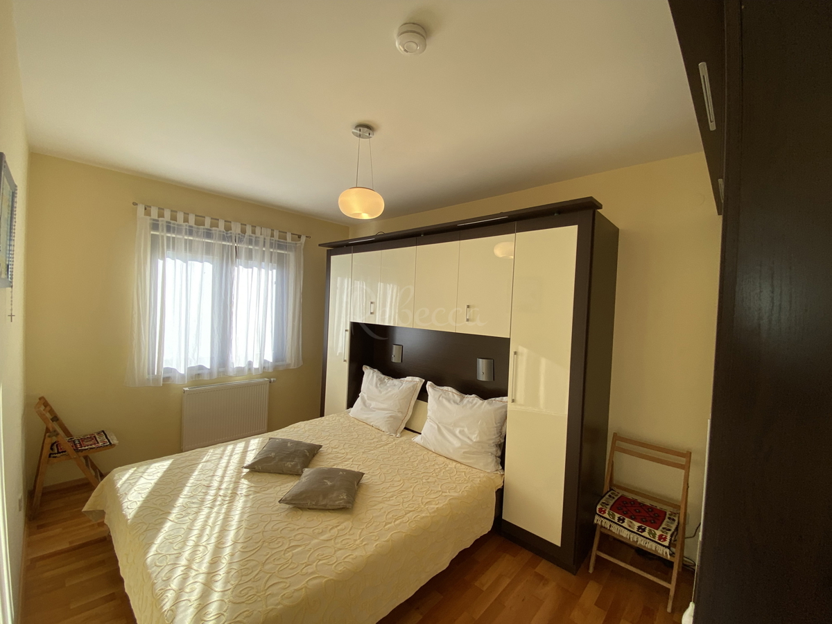 Apartmajska hiša, 300 m od plaže, Pješčana Uvala