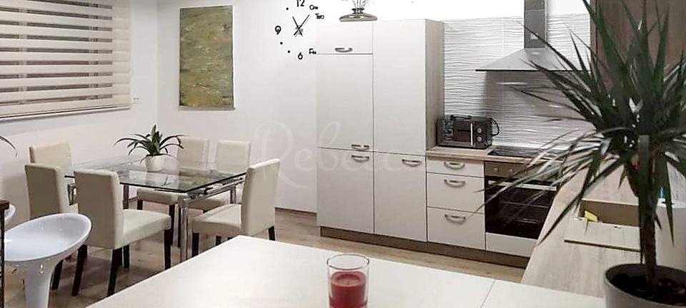 Pula, stanovanje 100 m2, pritličje, parkirišče