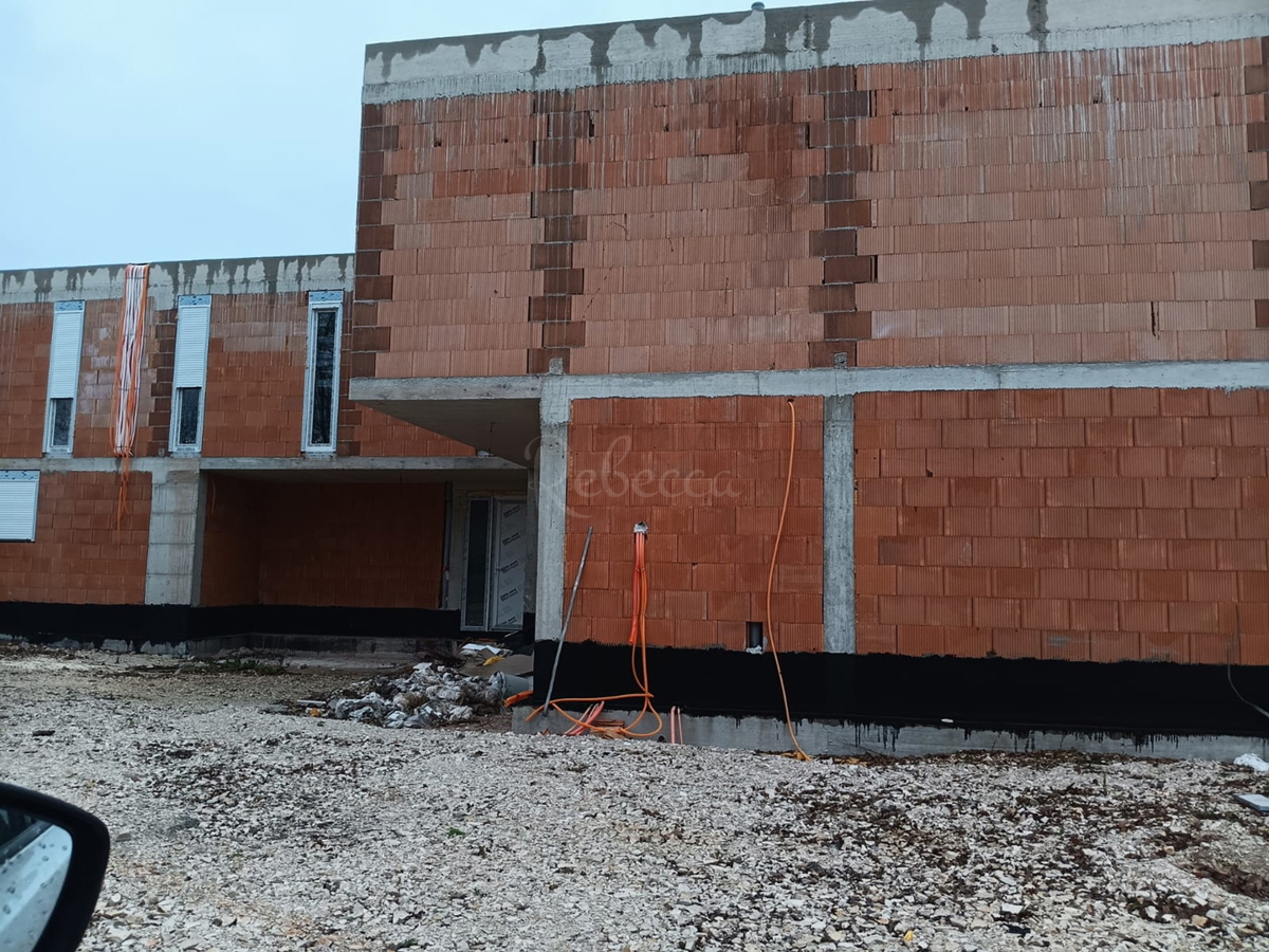 ISTRA, Ližnjan, dvojček z bazenom v izgradnji