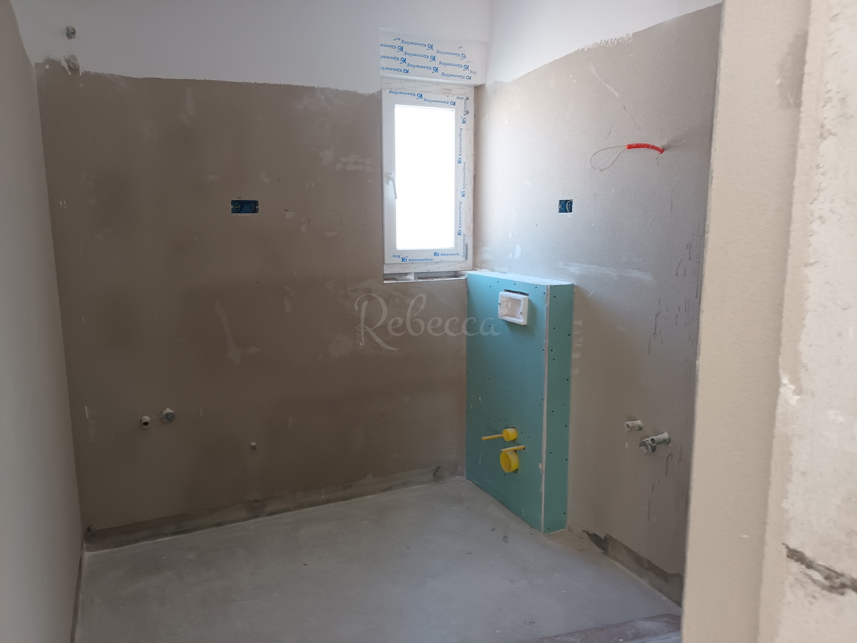Stanovanje drugo nadstropje, 58,50 m2, 2 ss, parkirišče, Valdebek