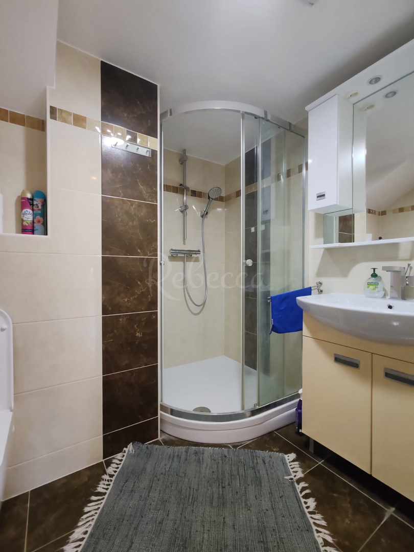 Renoviran stan v središču Pule, velik 66 m2