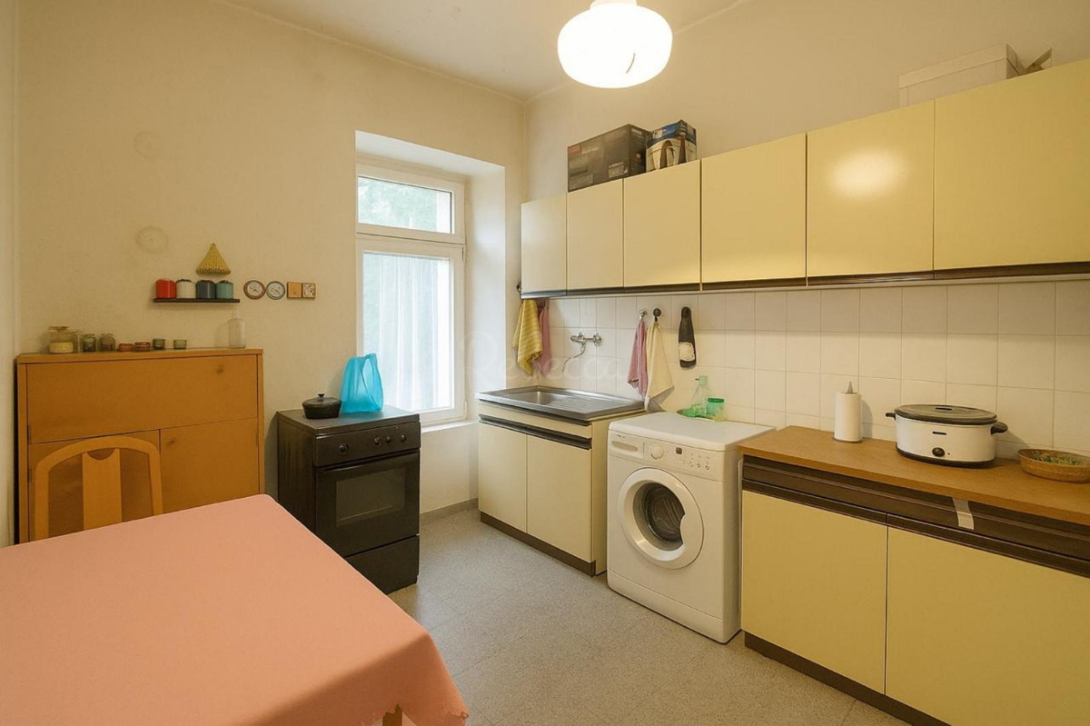 Stanovanje 67 m2, balkon, center, Pula