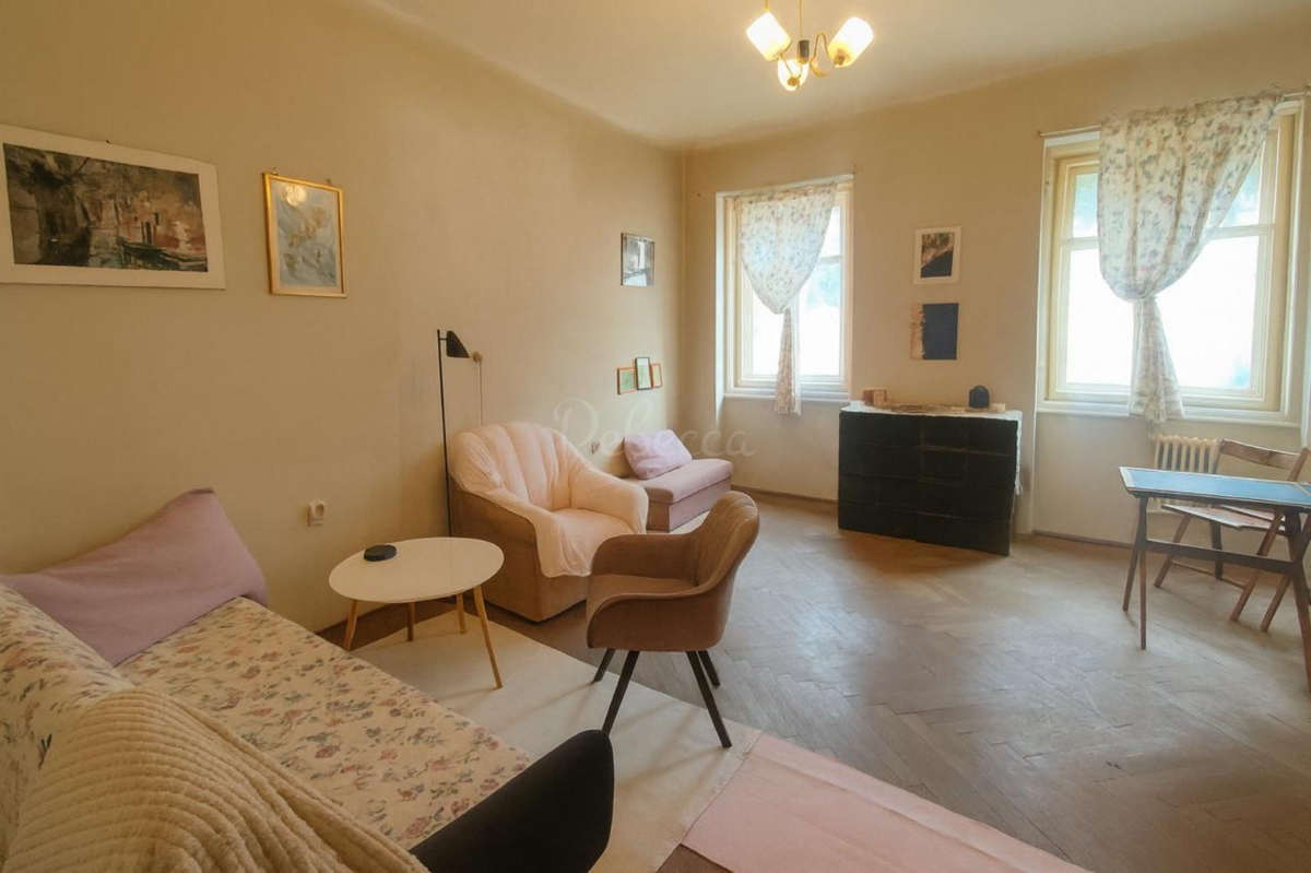 Stanovanje 67 m2, balkon, center, Pula