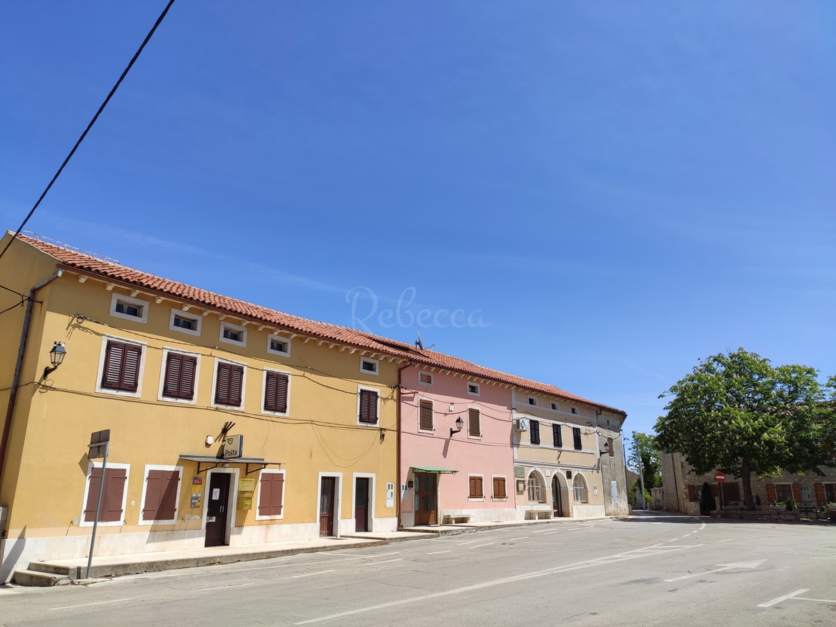 Kmetijsko zemljišče 3 km od morja in 700 m od centra