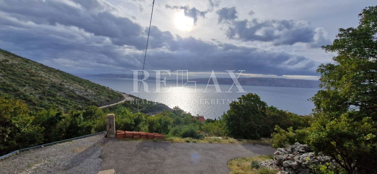 Senj, Bunica - zemljišče 250m od morja