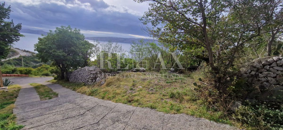 Senj, Bunica - zemljišče 250m od morja
