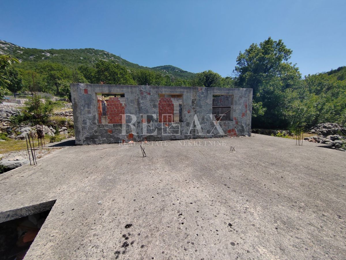 Senj, Lukovo - pričetek gradnje s pogledom na morje