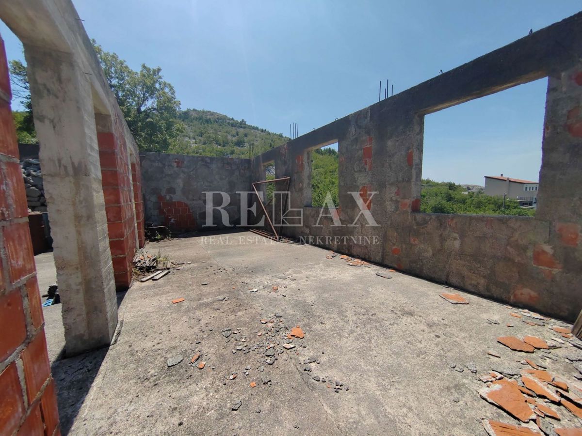 Senj, Lukovo - pričetek gradnje s pogledom na morje