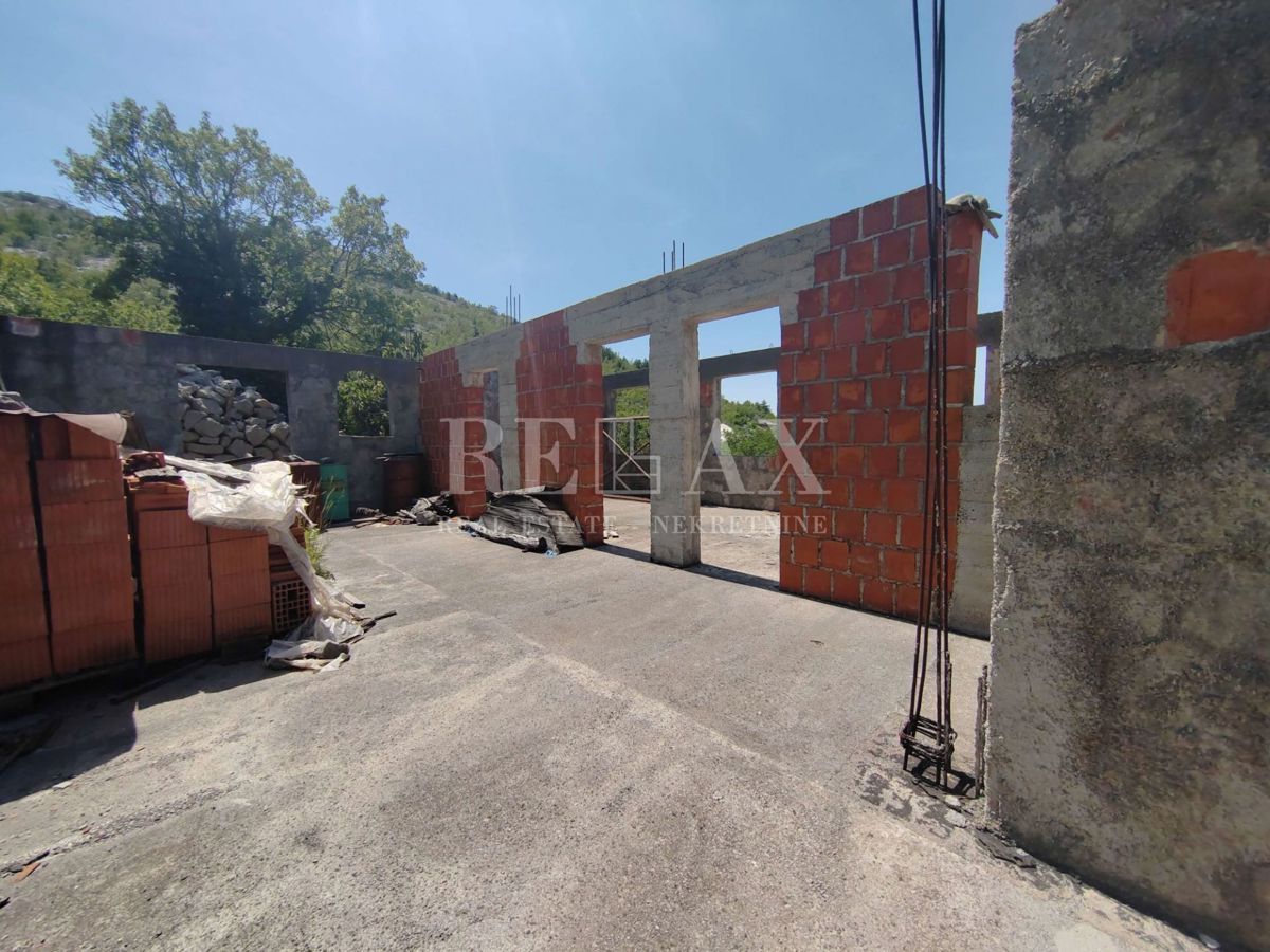 Senj, Lukovo - pričetek gradnje s pogledom na morje