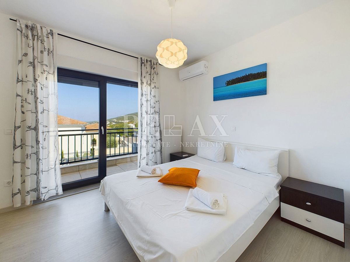 Crikvenica - vila z bazenom in pogledom na morje