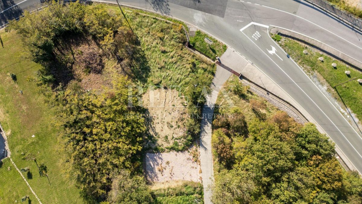 Bribir - zazidljivo zemljišče v bližini centra