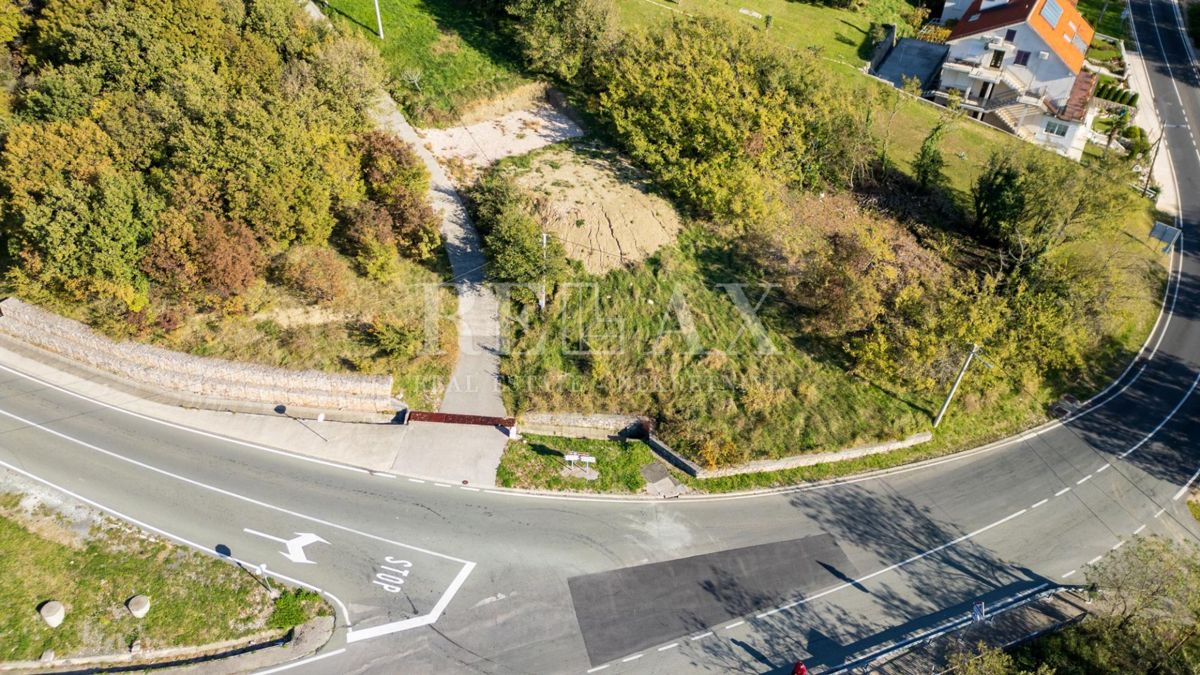 Bribir - zazidljivo zemljišče v bližini centra