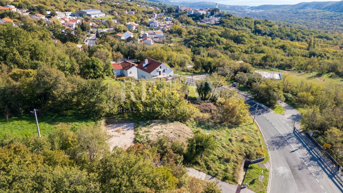 Bribir - zazidljivo zemljišče v bližini centra