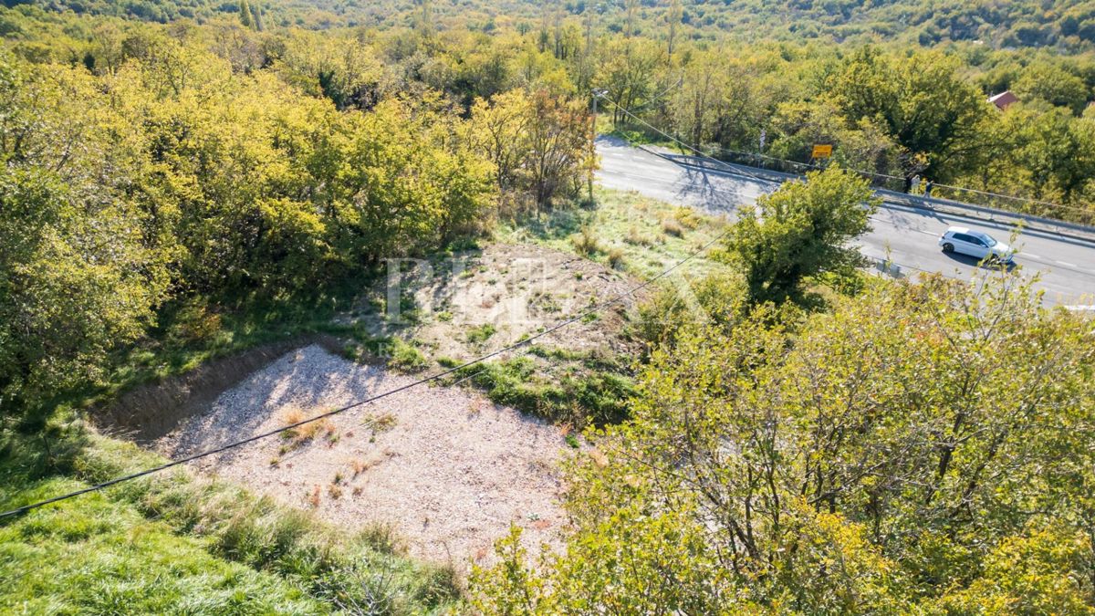 Bribir - zazidljivo zemljišče v bližini centra