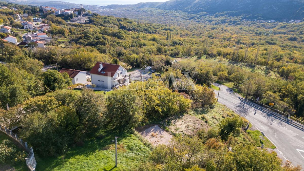 Bribir - zazidljivo zemljišče v bližini centra