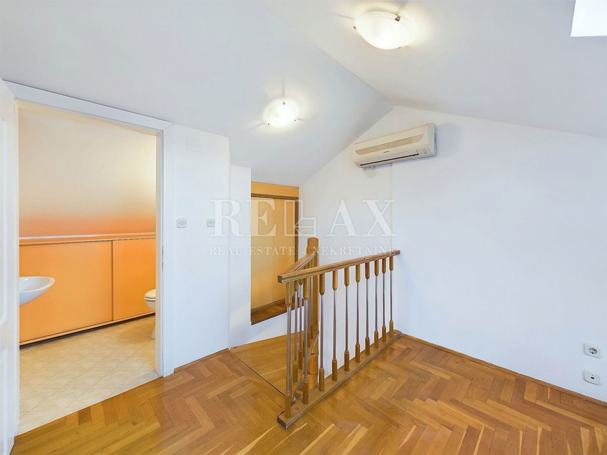 Dramalj - dvoetažni apartma s panoramskim pogledom na morje