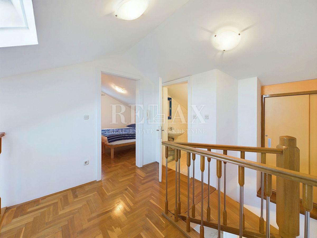 Dramalj - dvoetažni apartma s panoramskim pogledom na morje
