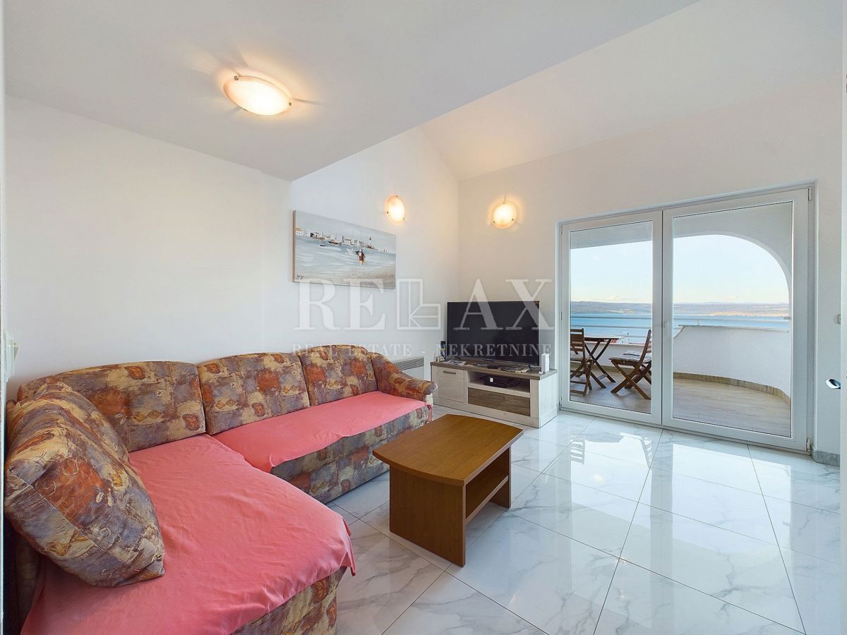 Dramalj - dvoetažni apartma s panoramskim pogledom na morje