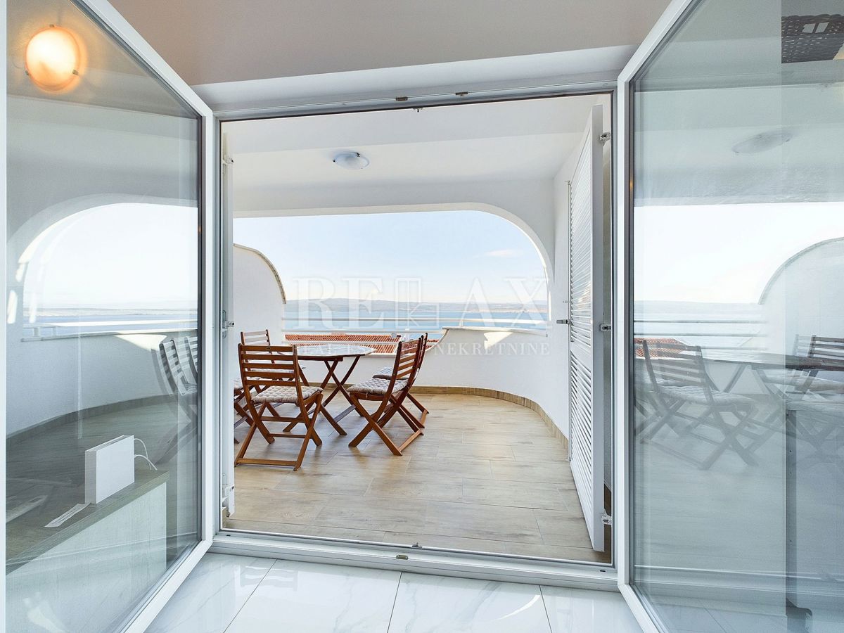 Dramalj - dvoetažni apartma s panoramskim pogledom na morje
