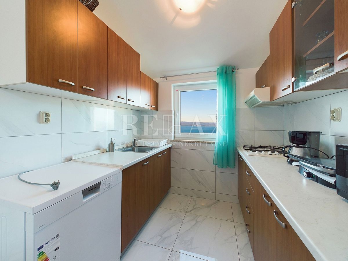 Dramalj - dvoetažni apartma s panoramskim pogledom na morje