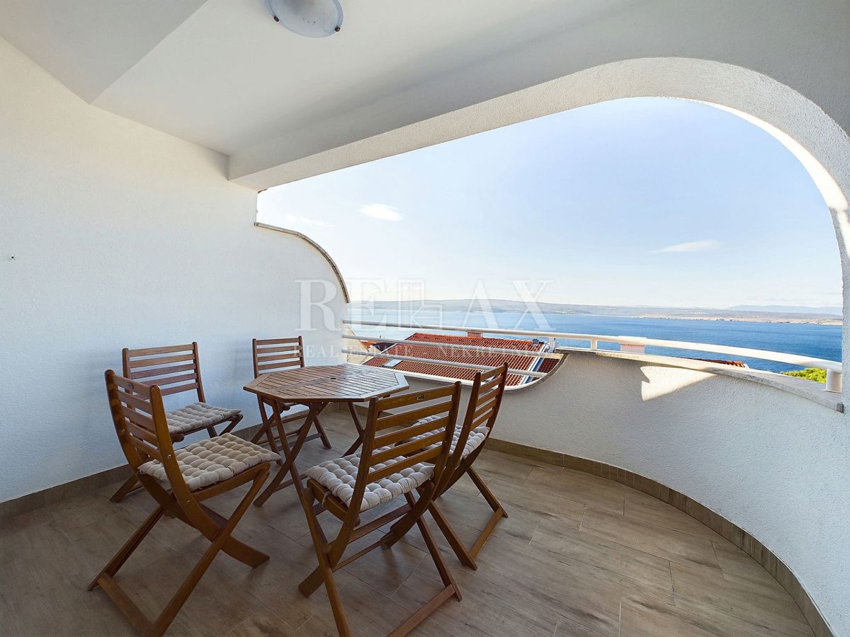 Dramalj - dvoetažni apartma s panoramskim pogledom na morje