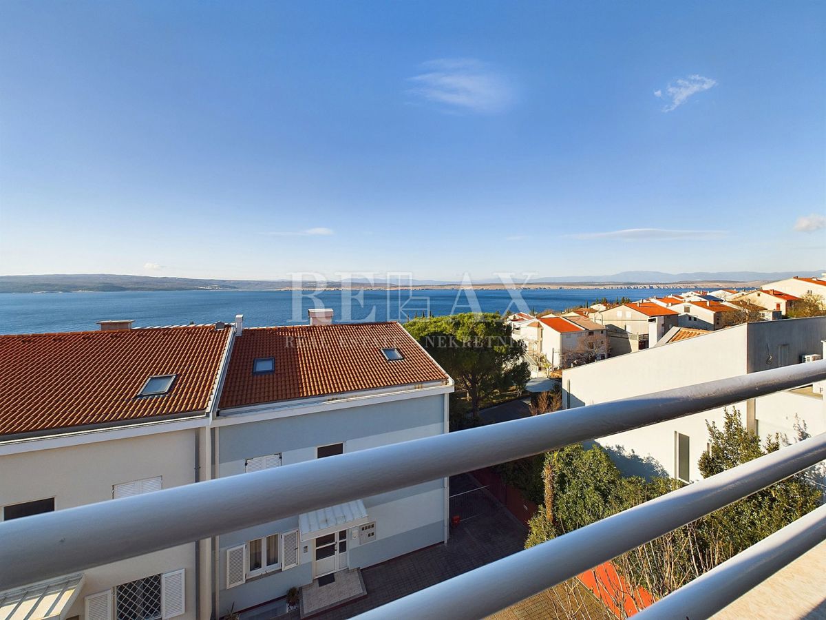 Dramalj - dvoetažni apartma s panoramskim pogledom na morje