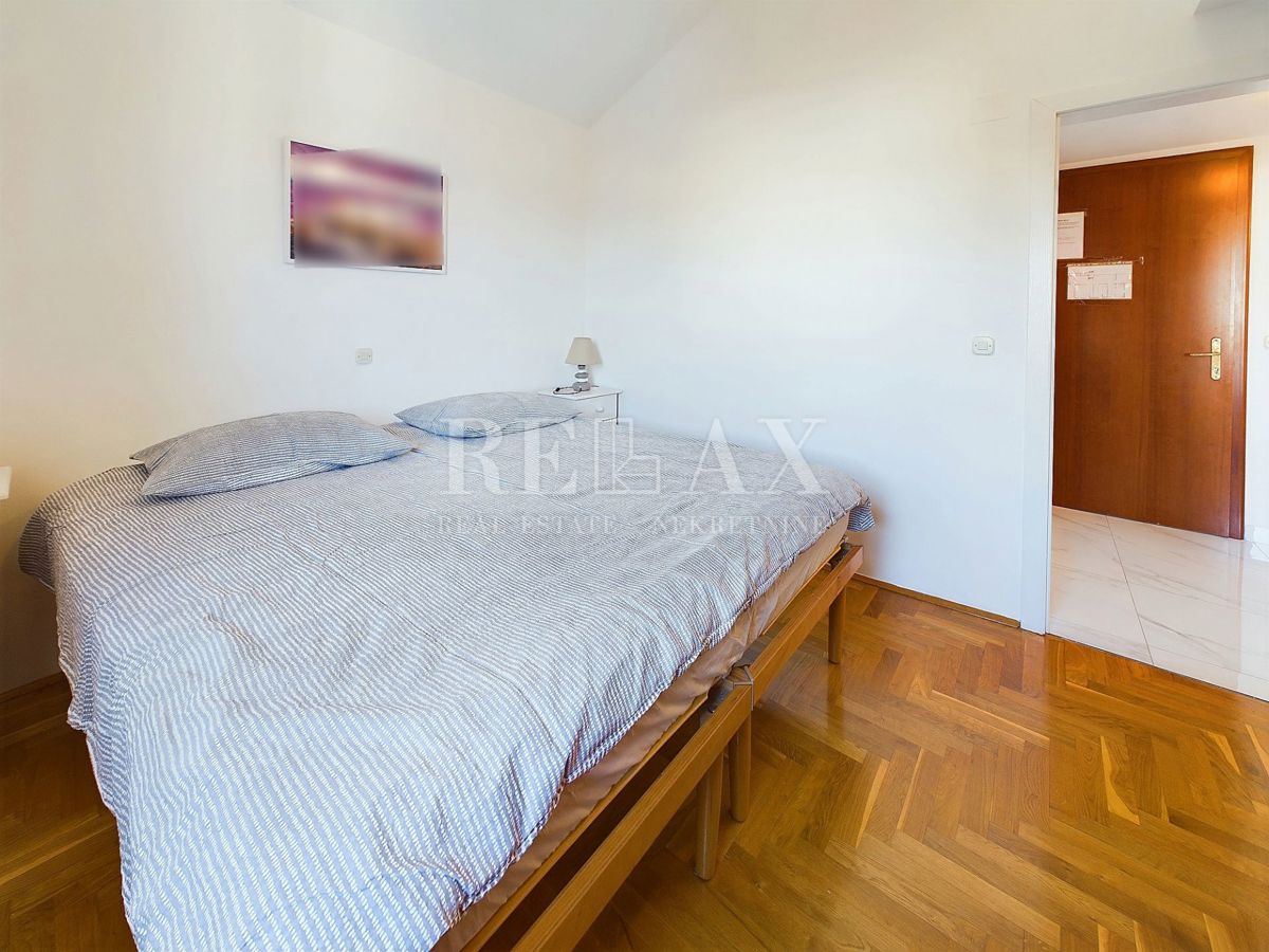 Dramalj - dvoetažni apartma s panoramskim pogledom na morje