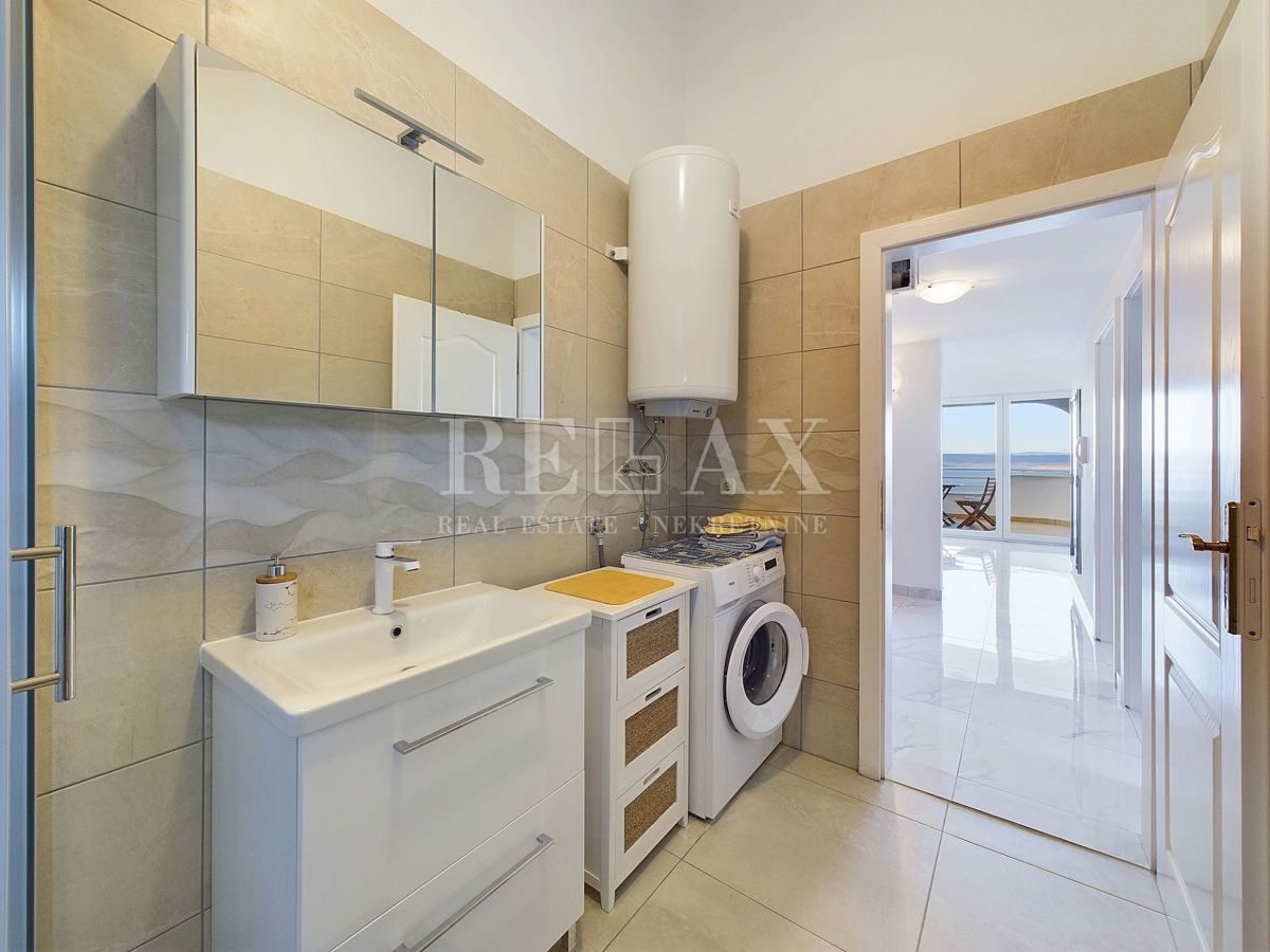 Dramalj - dvoetažni apartma s panoramskim pogledom na morje