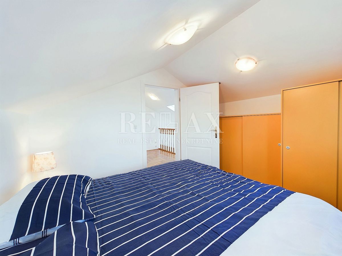 Dramalj - dvoetažni apartma s panoramskim pogledom na morje