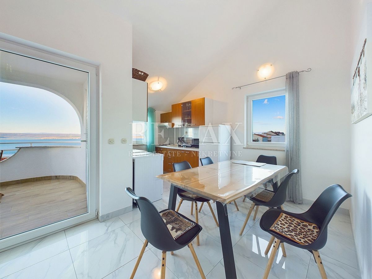 Dramalj - dvoetažni apartma s panoramskim pogledom na morje