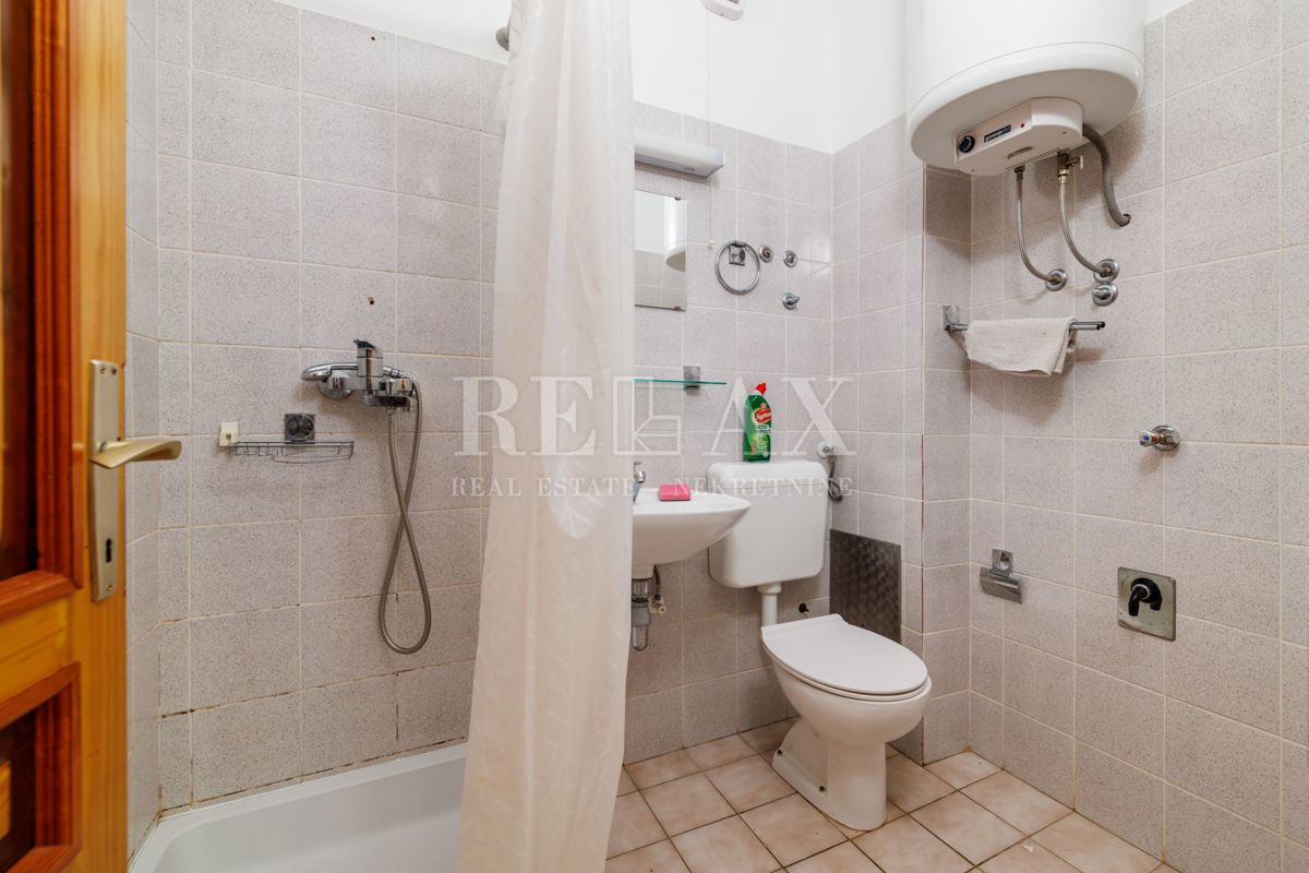 Crikvenica - prostorna nepremičnina z bazenom