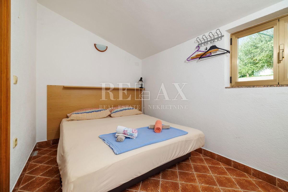 Crikvenica - prostorna nepremičnina z bazenom