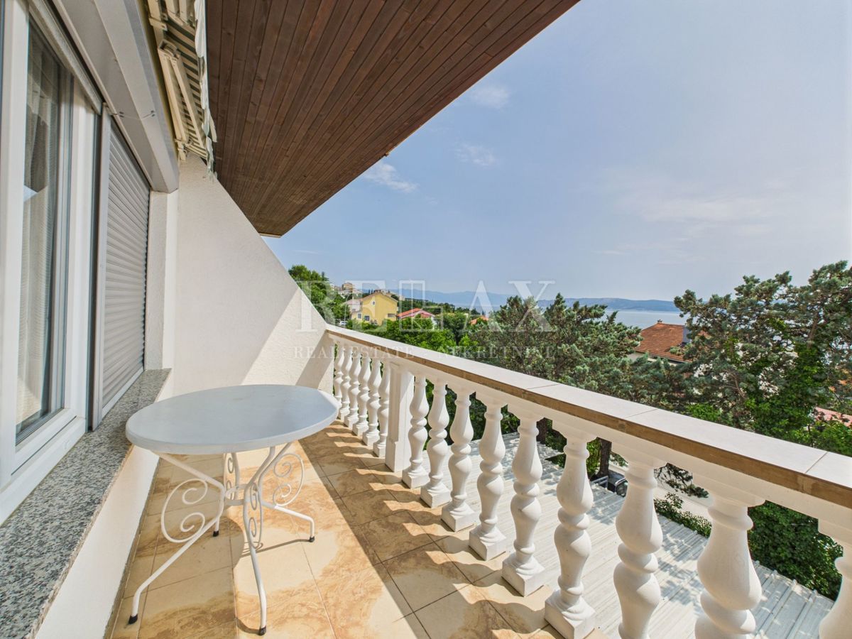 Crikvenica - apartma v bližini morja z razgledom