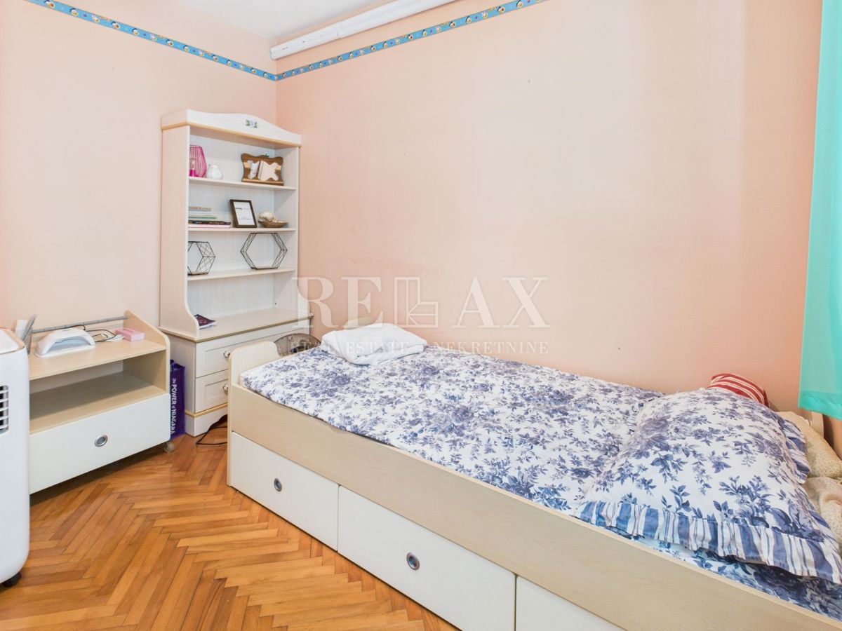 Crikvenica - prostorna hiša z urejenim vrtom