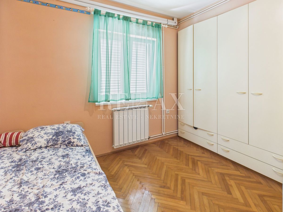 Crikvenica - prostorna hiša z urejenim vrtom